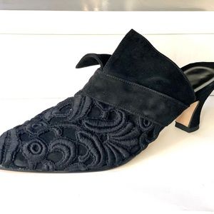 Rococo black Emma Hope’s shoes.